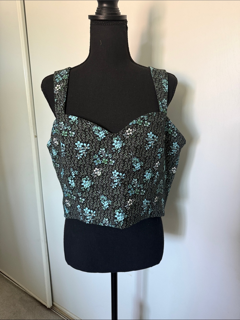 Anthropologie(Sachin & Babi) -  Floral Sweetheart Crop Top in Blk/Teal | Sz XL